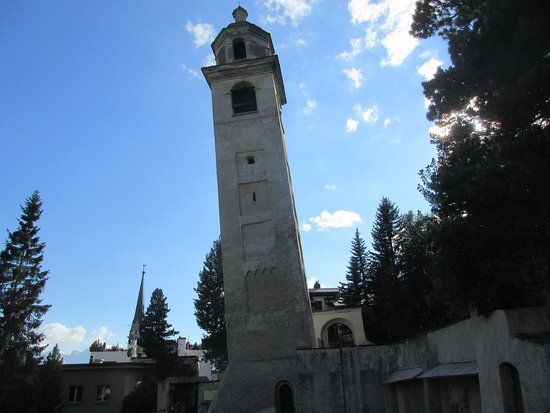 Krzywa wieża w Sankt Moritz
