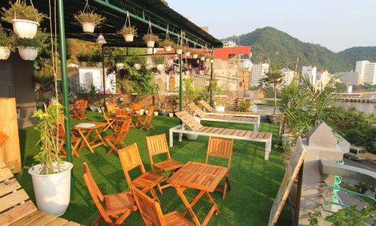 Mona Restaurant