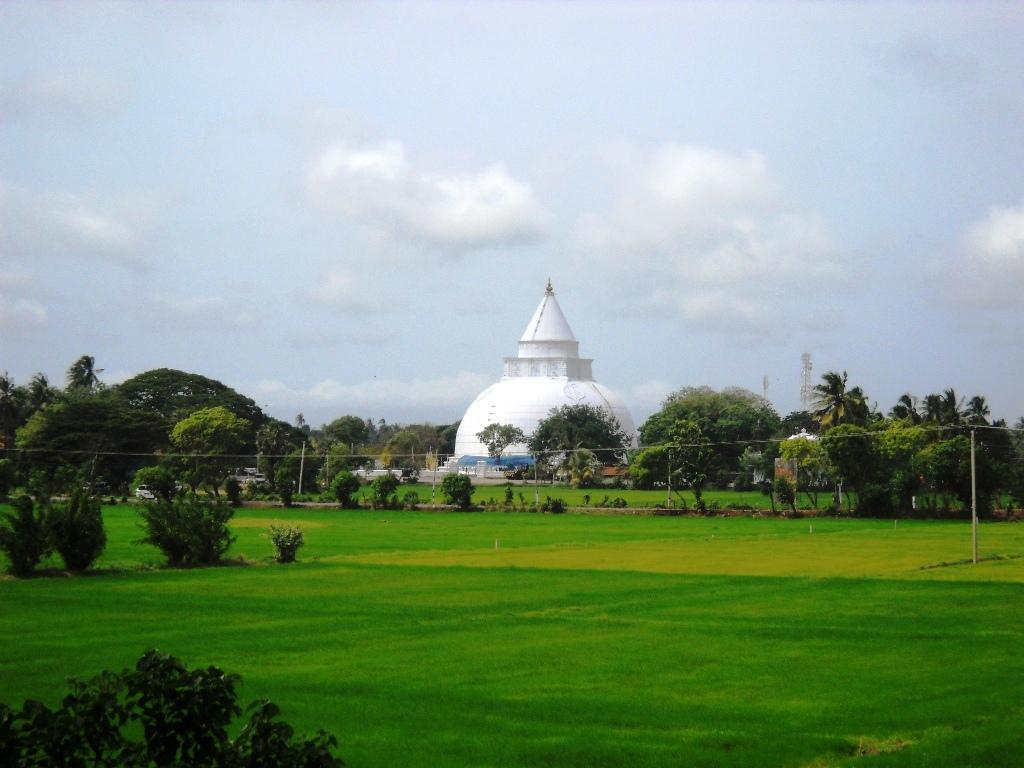 Thissamaharama Dagoba