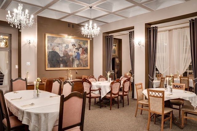 Restauracja Dwóch Świętych