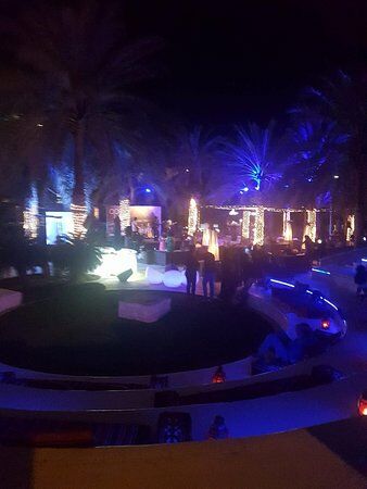 B Lounge